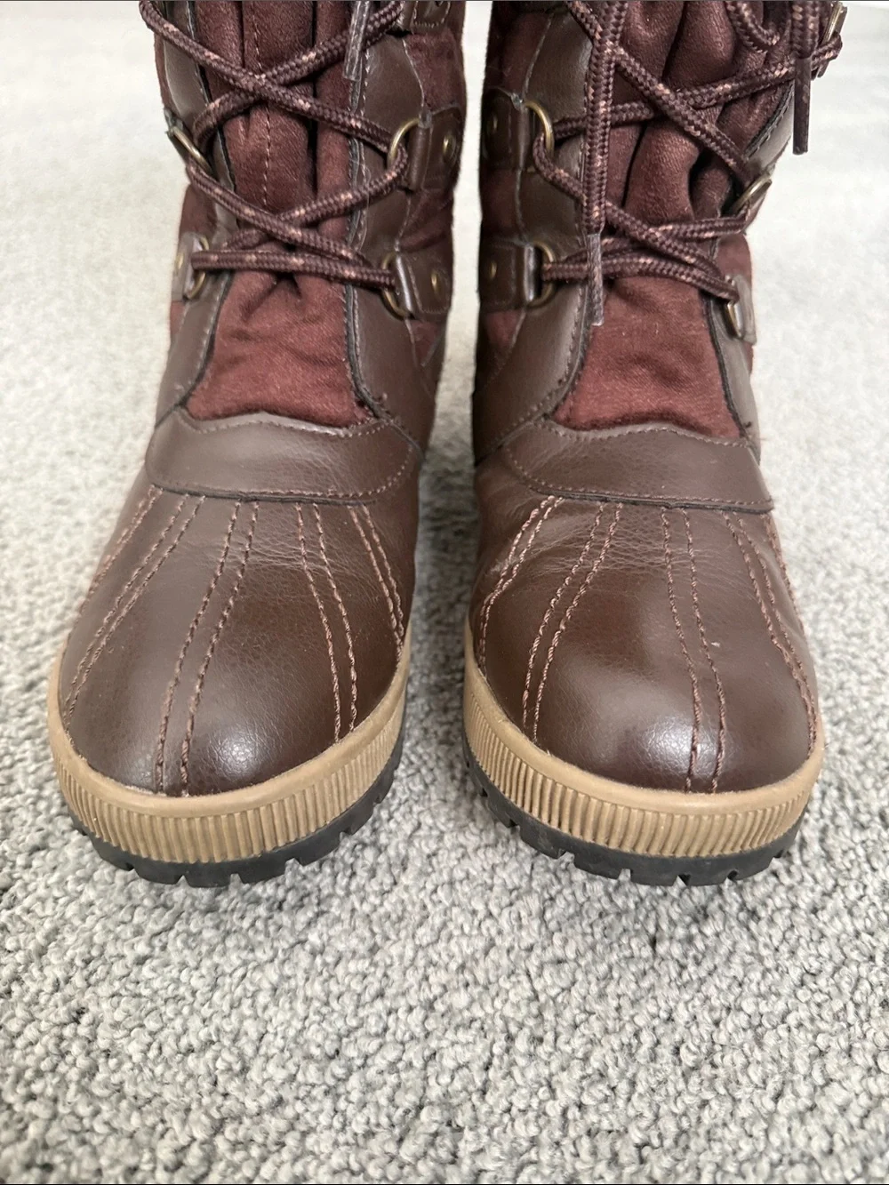 totes “Gemma” Brown Faux-Fur & Faux Leather Lace-Up Winter Boots. Size 7M